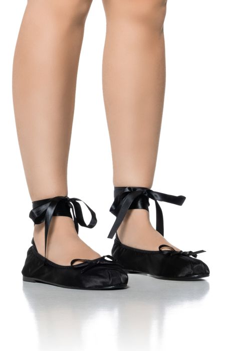 AZALEA WANG BALLET TIE BLACK FLAT