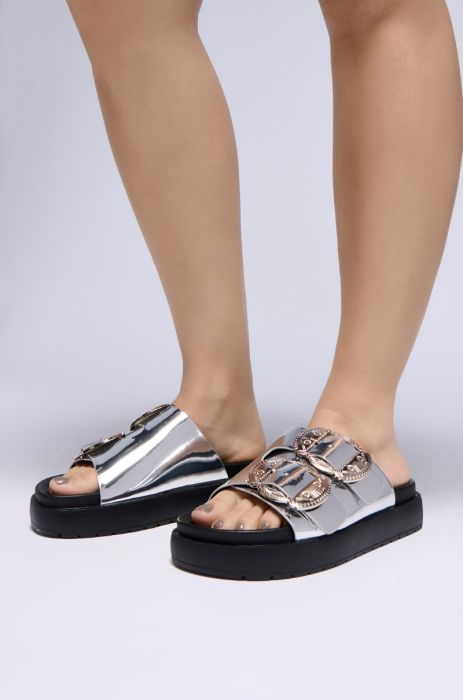 AZALEA WANG CHANTAYE SILVER SANDAL WITH BUCKLE DETAIL