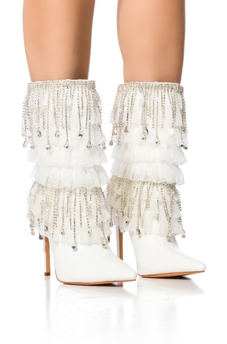 AZALEA WANG LEXLEY WHITE DIAMOND DRIP BOOT IN WHITE