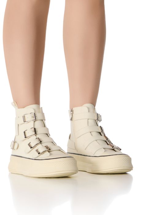 AZALEA WANG TARTLET BUCKLE WHITE SNEAKER