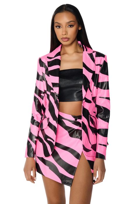 CANT BE TAMED FAUX LEATHER BLAZER IN PINK