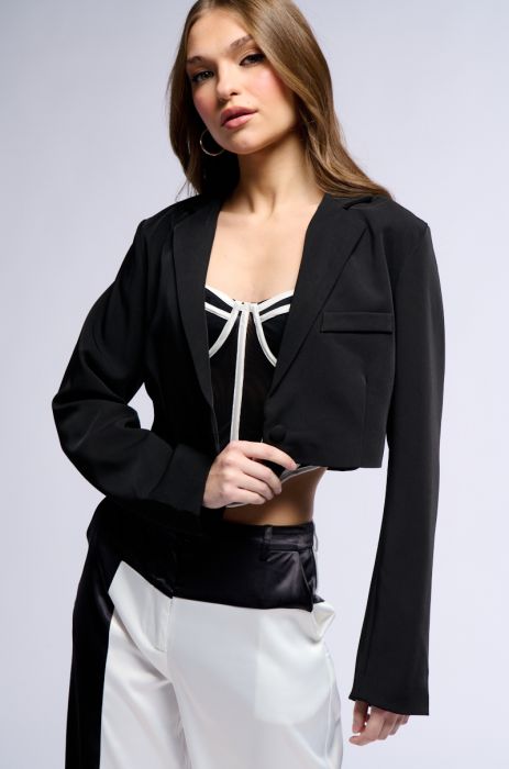 CLASSIC CROP BLAZER IN BLACK