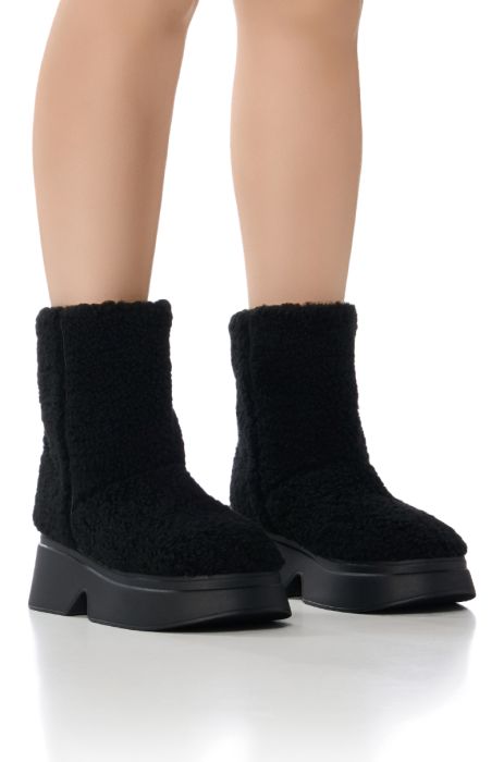 SNOW COZY SHERPA BOOTIE IN BLACK