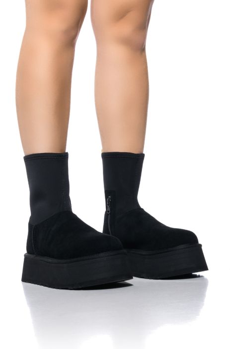 UGG CLASSIC DIPPER IN BLACK