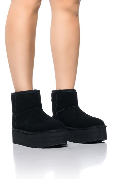 UGG CLASSIC MINI PLATFORM BOOTIE IN BLACK