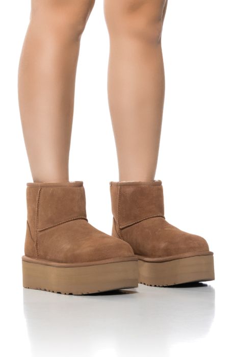 UGG CLASSIC MINI PLATFORM BOOTIE IN CHESTNUT